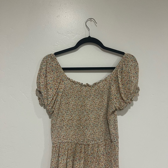 Floral short sleeve ruffle top - Picture 2 of 5